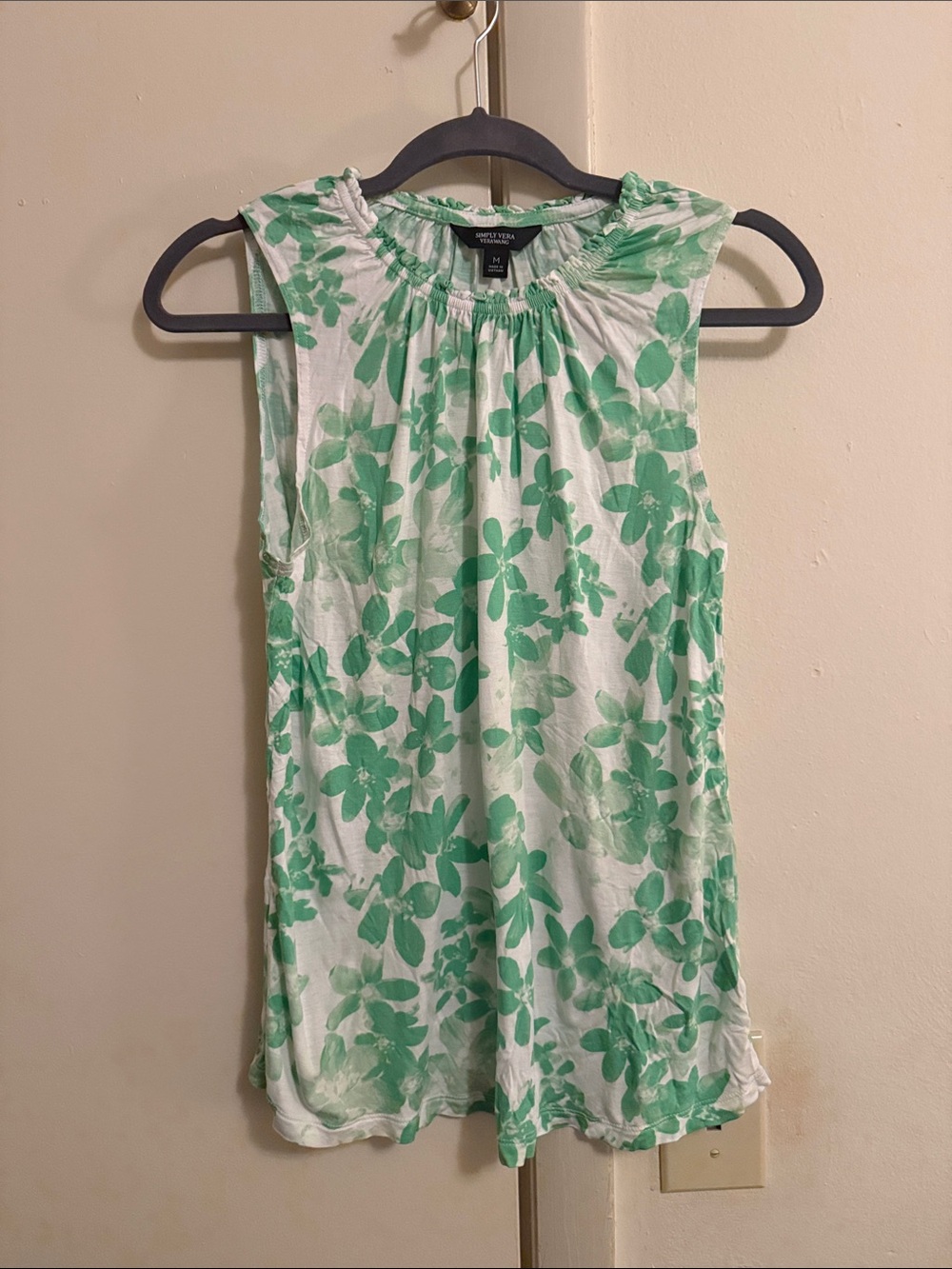 Simply Vera Vera Wang White Tank with Green Floral Print